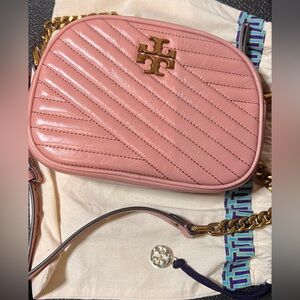 Tory Burch KIRA CHEVRON CAMERA BAG